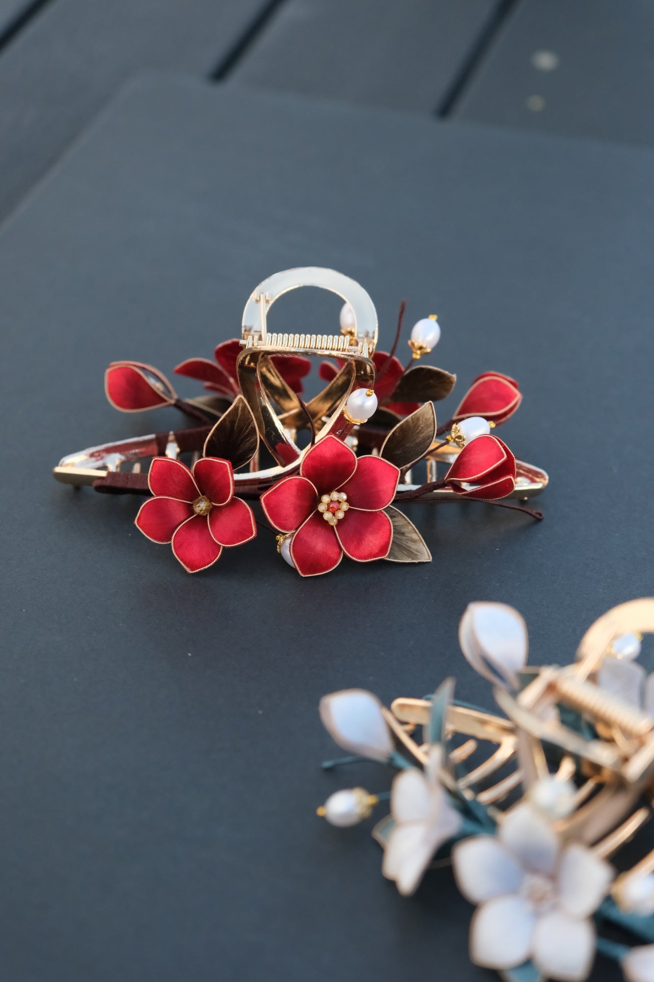 Arctic Whisper - Red