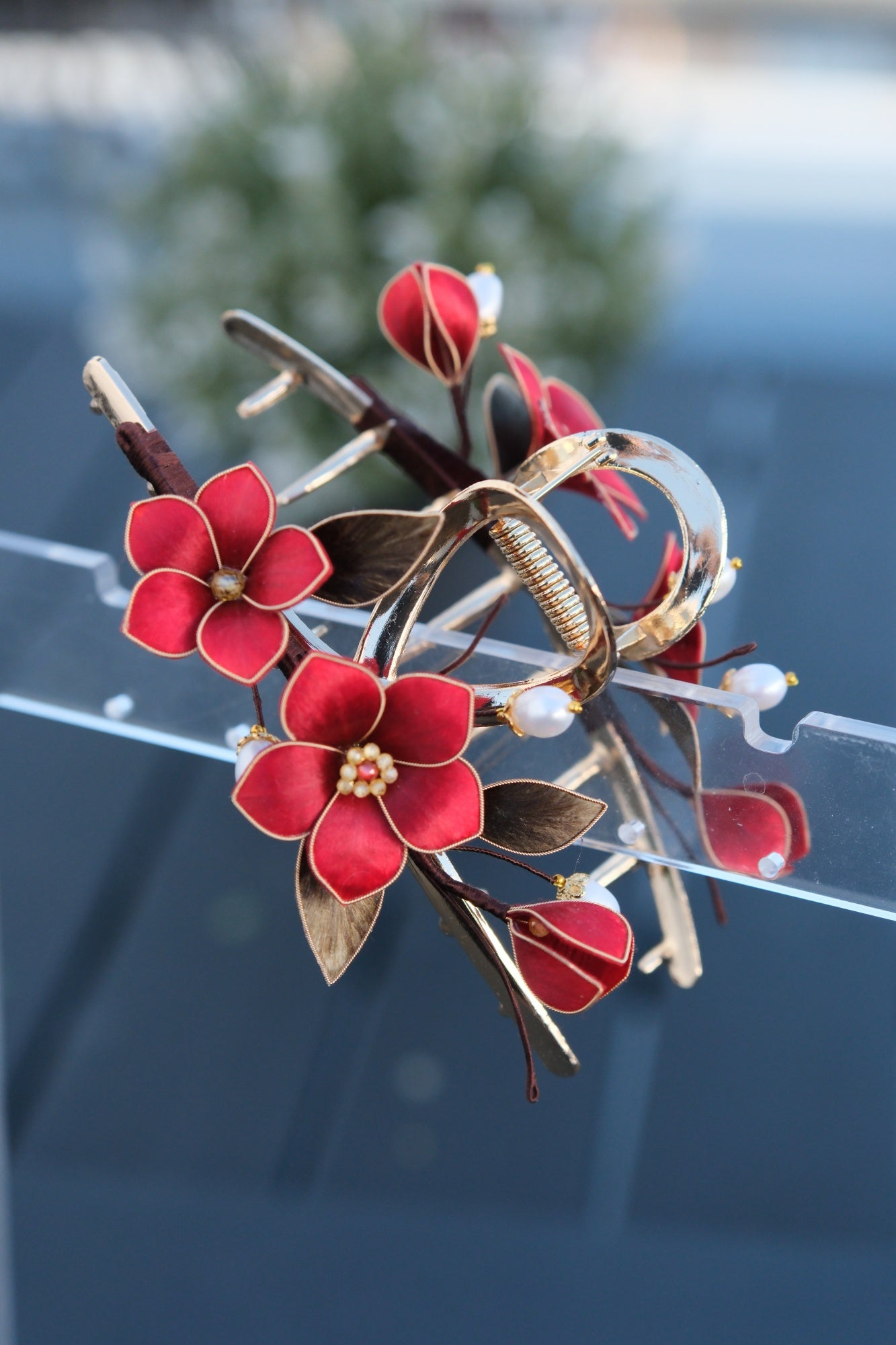 Arctic Whisper - Red