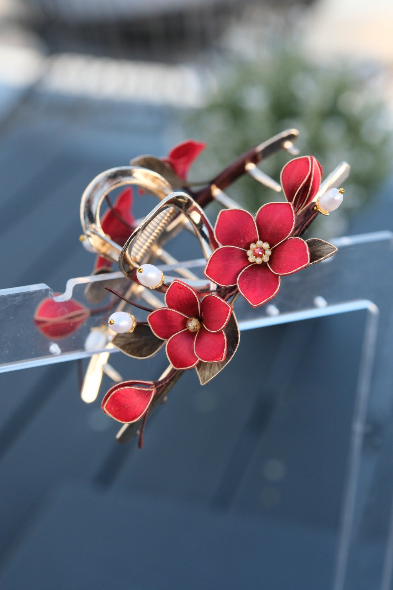 Arctic Whisper - Red