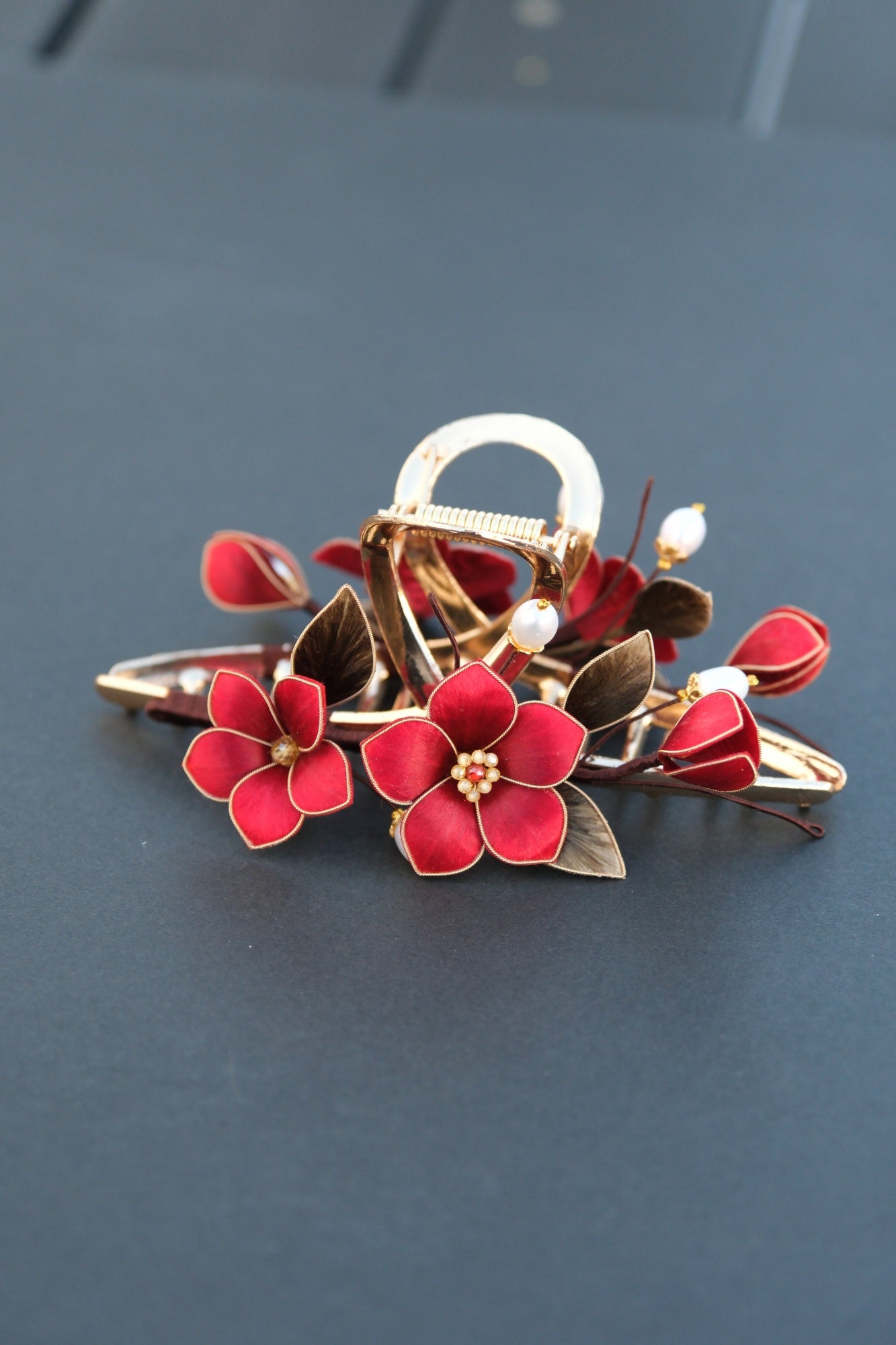 Arctic Whisper - Red