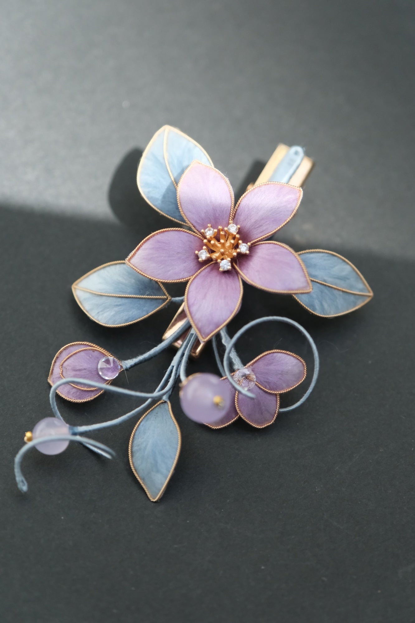 Antique Whisper – Lilax