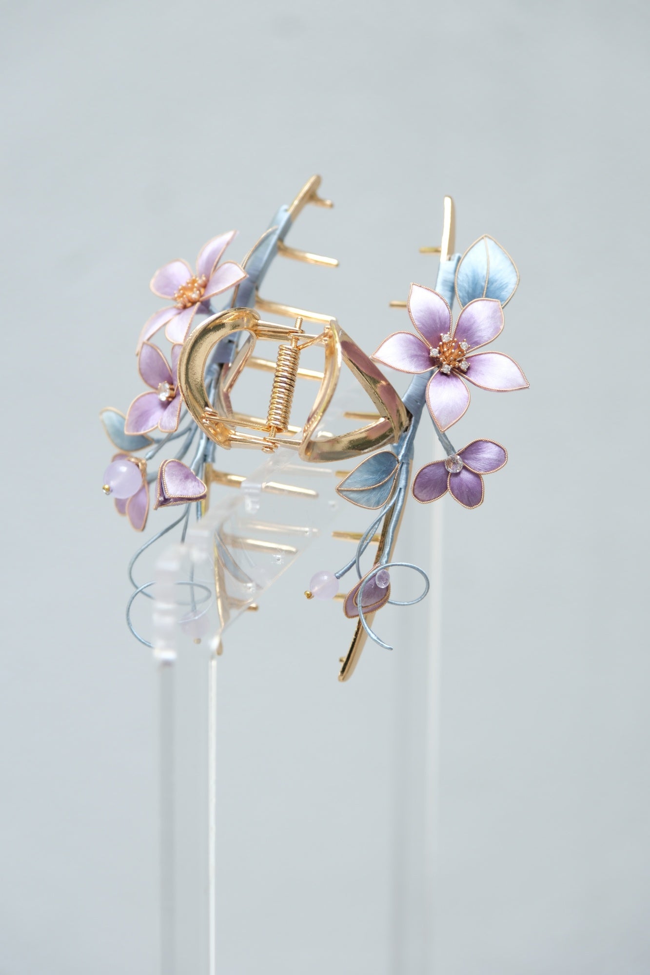 Antique Whisper – Lilax